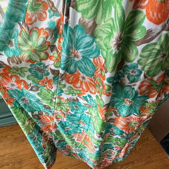 Vintage 1970s robe, bold orange green blue floral, nylon house dress, front zip - Picture 10 of 10